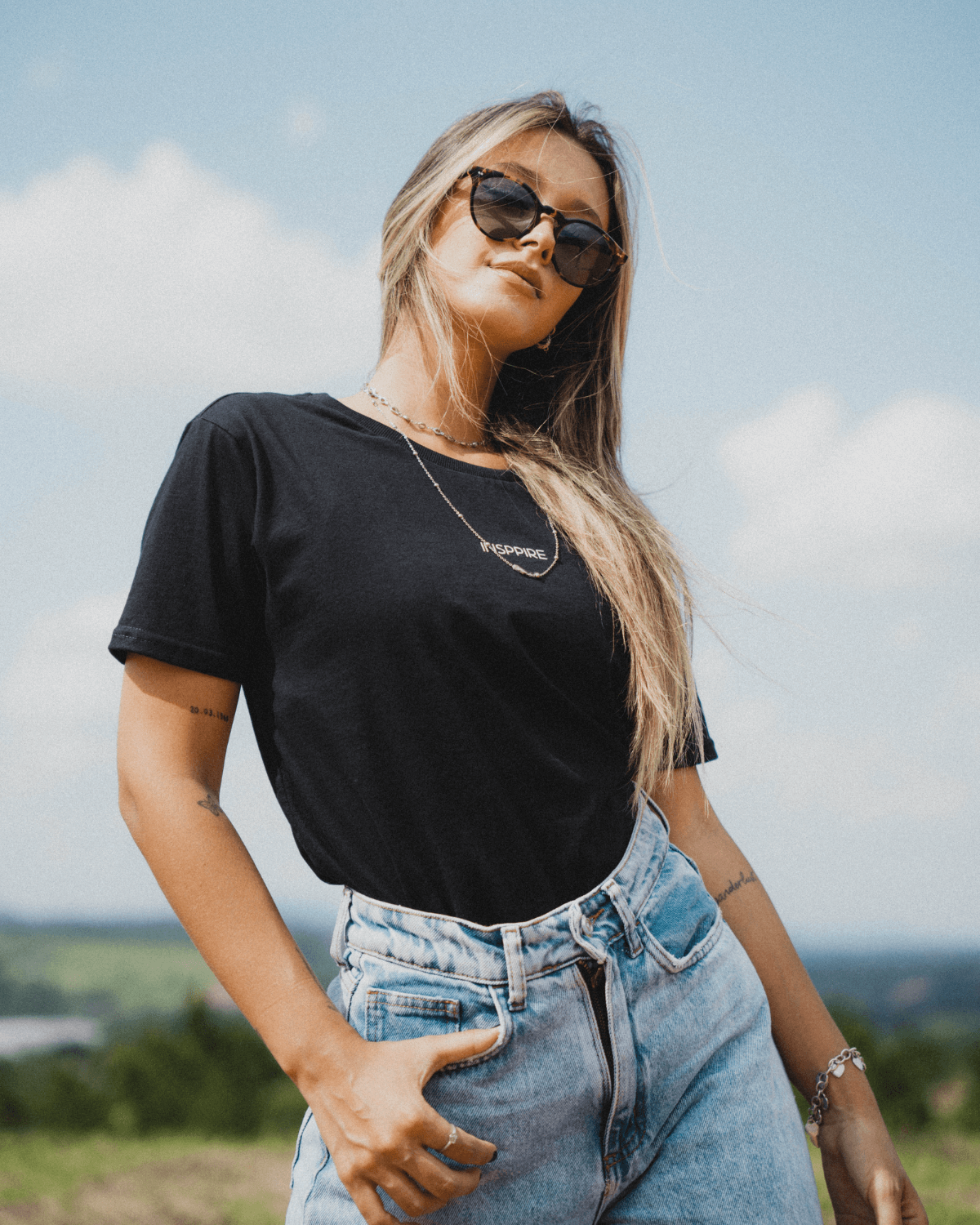 Camiseta Preta Overslim Minimal Logo